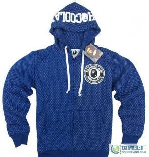 藤原浩与BAPE联名波点外套 当街头经典遇上潮流教父