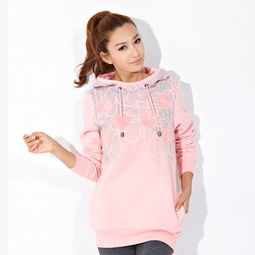 秋冬衣橱的温柔惊喜 新珑新秋装立体绒抓绒小球套头卫衣评测